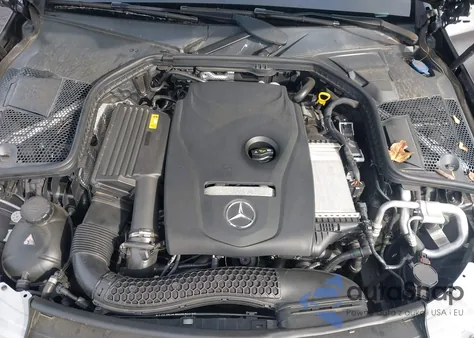 2018 Mercedes-Benz C 300 4Matic из США, поврежденный, VIN WDDWF4KB3JR385541